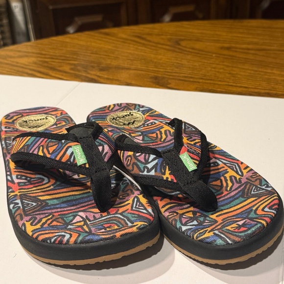 Sanuk Furreal ST X Pacific Pride Flip Flops Men’s Size 9 - Picture 1 of 3